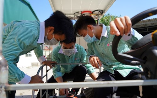 Sinh viên CNKT Ô tô và sản phẩm ứng dụng phục vụ cộng đồng