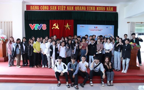 Sinh viên Truyền thông đa phương tiện ĐH Đông Á trải nghiệm thực tế tại VTV8