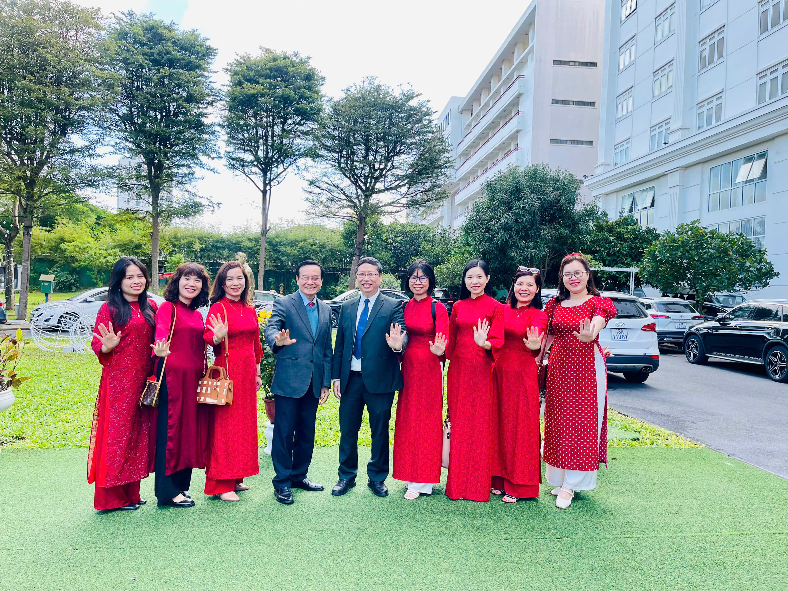 MÔI TRƯỜNG HỌC TẬP THÂN THIỆN, ĐỘI NGỦ GIẢNG VIÊN GIÀU KINH NGHIỆM